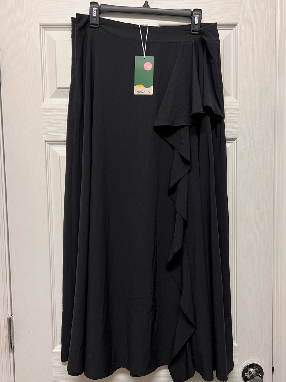 NWT Halara Black high Waisted Flowy Skirt. - Picture 2 of 7